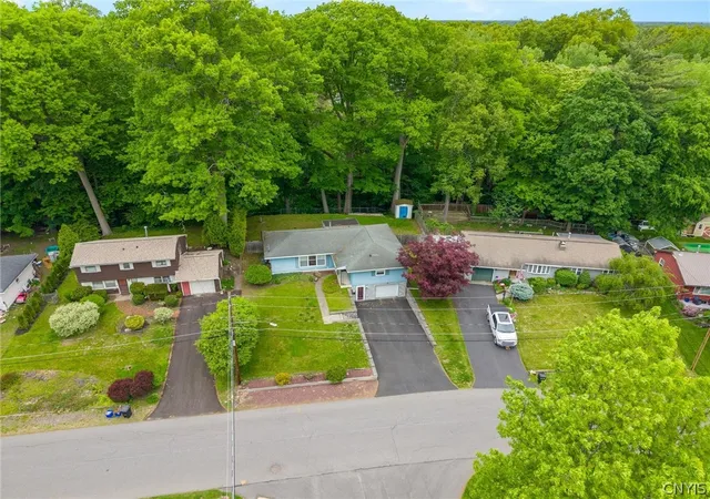 Homes for sale in Clay, NY | 112 David Dr, Clay, NY 13212 | MLS# S1685647