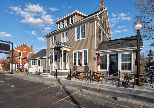 Homes for sale in Geneva City, NY | 258 Hamilton St, Geneva City, NY 14456 | MLS# R1684904