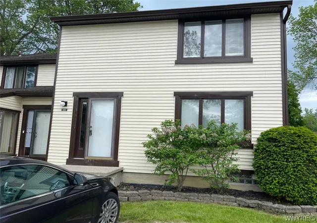 Homes for sale in East Amherst, NY | 1251 Charlesgate Cir, East Amherst, NY 14051 | MLS# B1686105