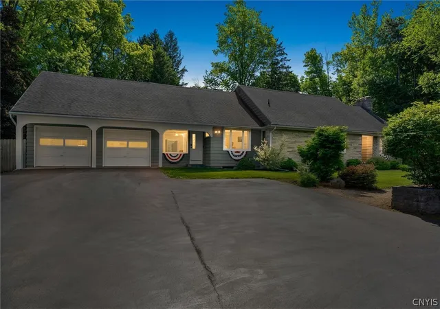 Photo 3 of Sale Pending at 30 Lyndon Rd, Fayetteville, NY 13066 | MLS# S1685595 | Listing updated on 2026-08-02