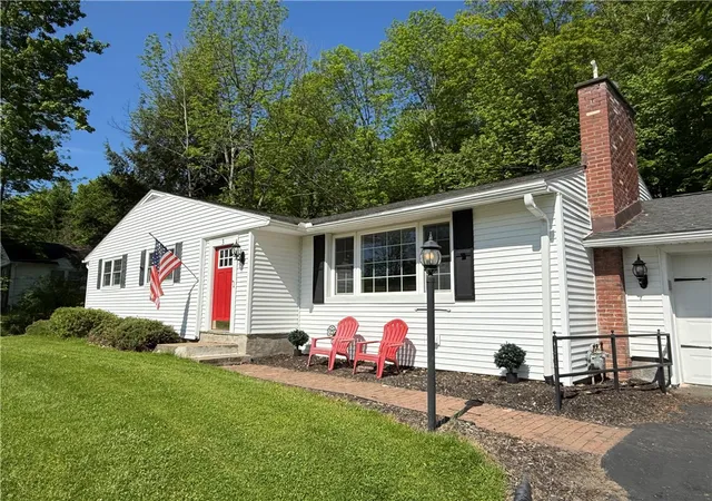2nd image of 3 College Park Dr, Oneonta, NY 13820 | MLS# R1685994