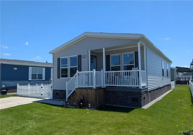 1st image of 4216 Mohawk Pkwy, Niagara Falls, NY 14304 | MLS# B1686043