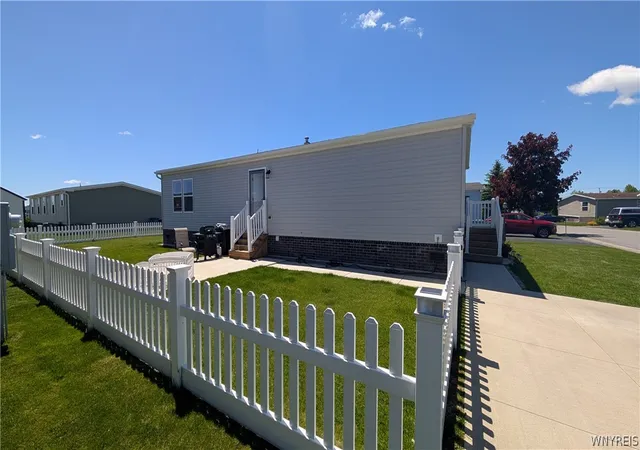 5th image of 4216 Mohawk Pkwy, Niagara Falls, NY 14304 | MLS# B1686043