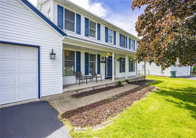 2nd image of 872 Guinevere Dr, Rochester, NY 14626 | MLS# R1683666
