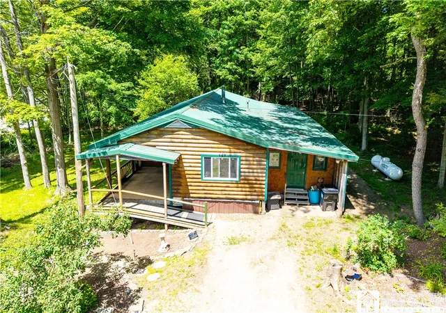 4th image of 8961 Flucker Hill Rd, Villenova, NY 14062 | MLS# R1685803