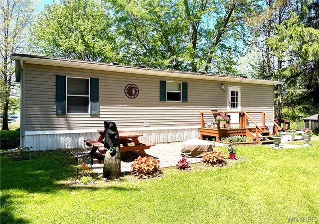 Homes for sale in Freedom, NY | 1547 War Moose Dr #5, Freedom, NY 14065 | MLS# B1686107