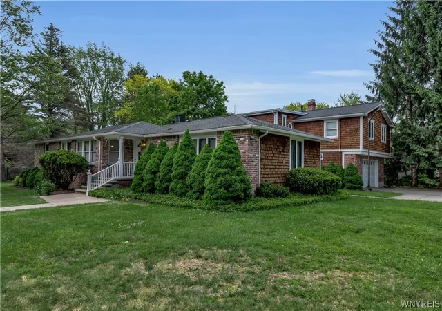 1st image of 8165 Miles Rd, East Amherst, NY 14051 | MLS# B1686265
