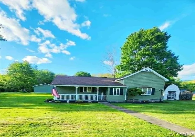 Homes for sale in Salamanca, NY | 88 Washington St, Salamanca, NY 14779 | MLS# B1686266