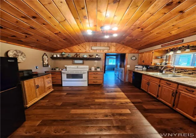 Homes for sale in Salamanca, NY | 88 Washington St, Salamanca, NY 14779 | MLS# B1686266