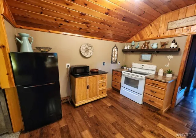 Homes for sale in Salamanca, NY | 88 Washington St, Salamanca, NY 14779 | MLS# B1686266