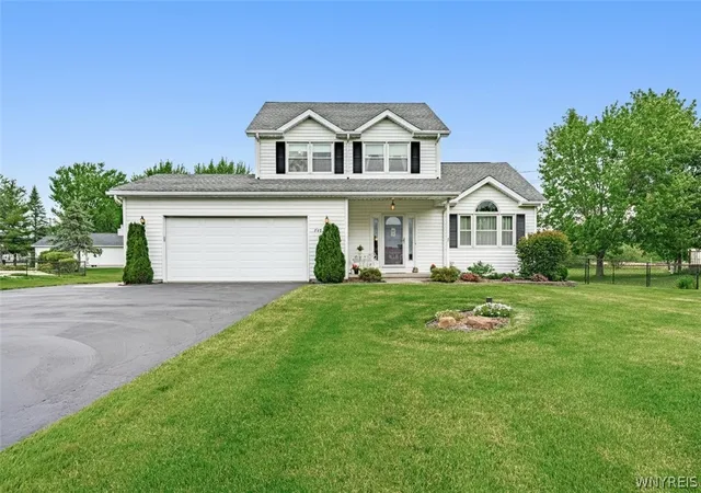 1st image of 7047 Lincoln Avenue Ext, Lockport, NY 14094 | MLS# B1684381