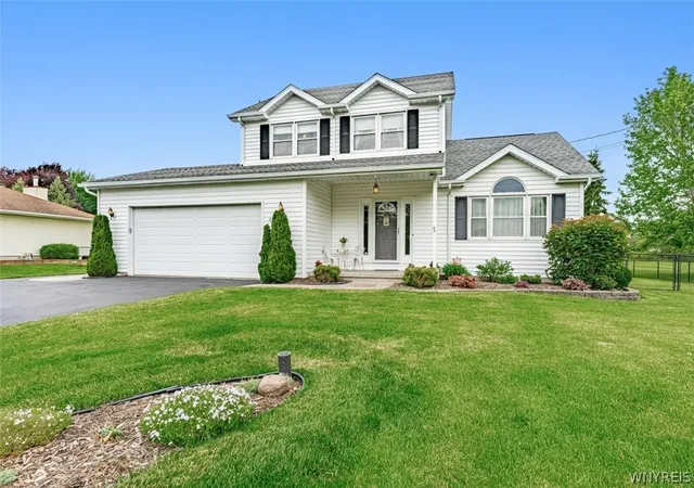 4th image of 7047 Lincoln Avenue Ext, Lockport, NY 14094 | MLS# B1684381