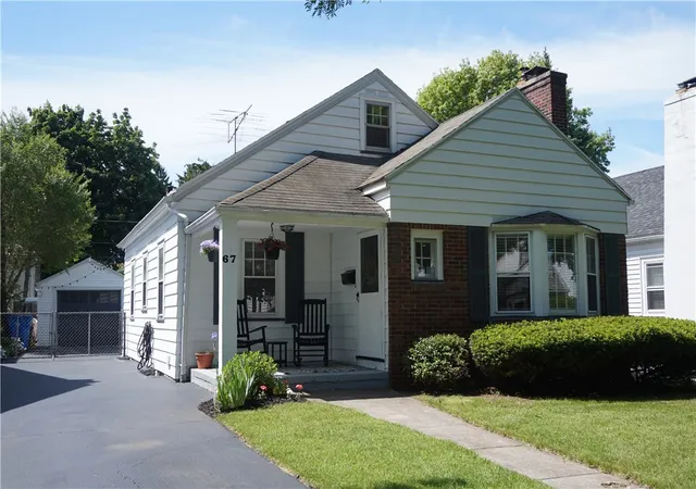 Homes for sale in Rochester, NY | 67 Glenthorne Rd, Rochester, NY 14615 | MLS# R1684536