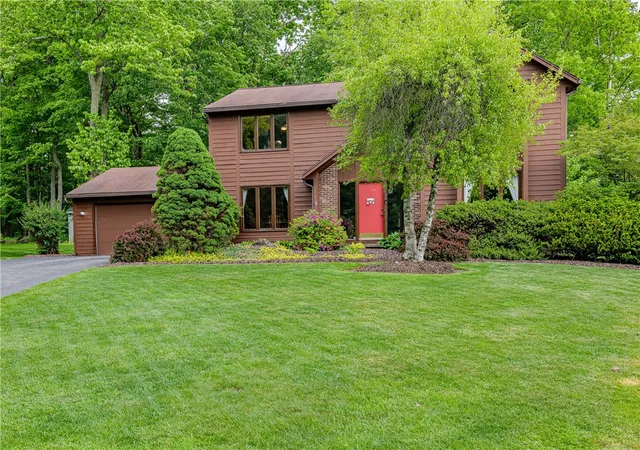 Homes for sale in Perinton, NY | 8 Great Garland, Perinton, NY 14450 | MLS# R1685926