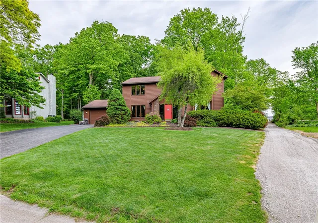 Homes for sale in Perinton, NY | 8 Great Garland, Perinton, NY 14450 | MLS# R1685926