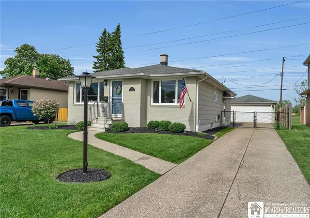 Photo 3 of Sale Pending at 78 Jane Dr, Buffalo, NY 14227 | MLS# R1686165 | Listing updated on 2026-06-09
