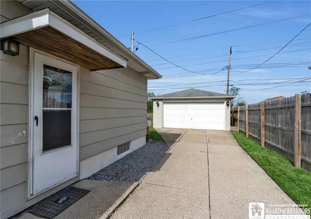 Photo 4 of Sale Pending at 78 Jane Dr, Buffalo, NY 14227 | MLS# R1686165 | Listing updated on 2026-06-09