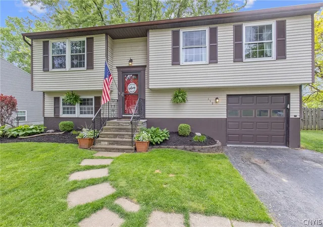 3rd image of 110 Rocky Rd, Salina, NY 13090 | MLS# S1686106