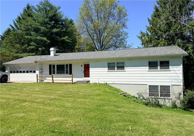 Homes for sale in Alfred, NY | 40 Pine Hill Dr, Alfred, NY 14802 | MLS# R1685889