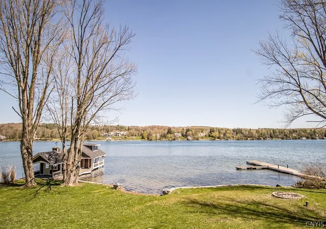 Homes for sale in Cazenovia, NY | 2964 West Lake Rd, Cazenovia, NY 13035 | MLS# S1685581