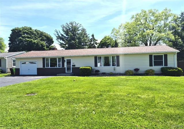 1st image of 102 Hanover Ave, Liverpool, NY 13088 | MLS# S1685159