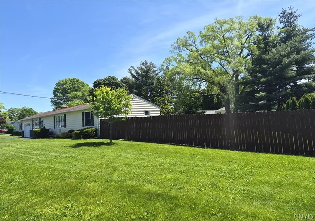 2nd image of 102 Hanover Ave, Liverpool, NY 13088 | MLS# S1685159