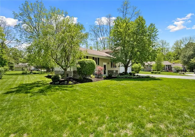 Homes for sale in Kirkland, NY | 14 University Cir, Kirkland, NY 13323 | MLS# S1686189