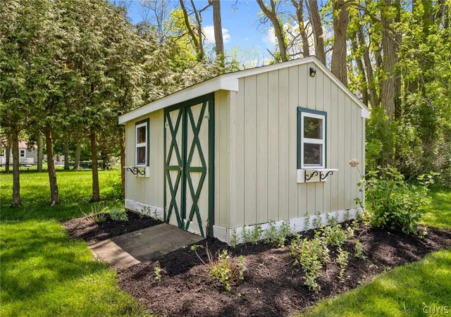 Homes for sale in Kirkland, NY | 14 University Cir, Kirkland, NY 13323 | MLS# S1686189