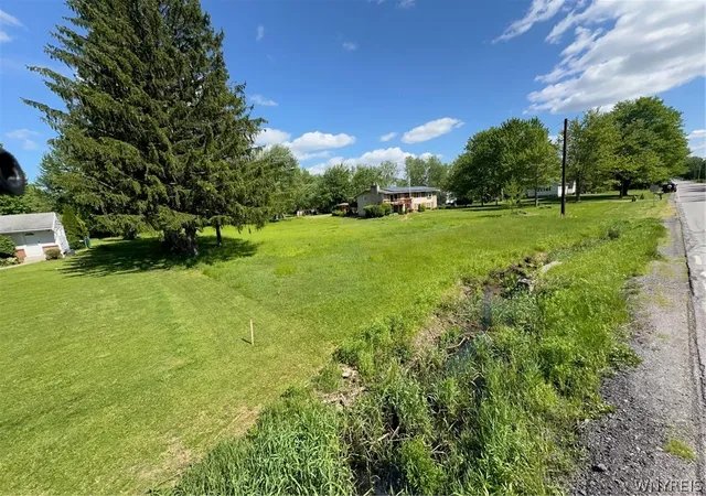 Homes for sale in Amherst, NY | 1325 New Rd, Amherst, NY 14228 | MLS# B1684700