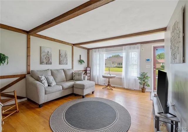4th image of 210 Skyview Dr, Salina, NY 13088 | MLS# S1683766