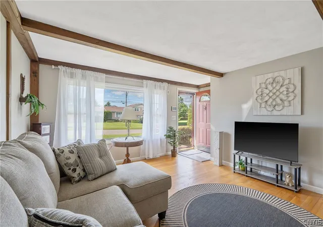 5th image of 210 Skyview Dr, Salina, NY 13088 | MLS# S1683766