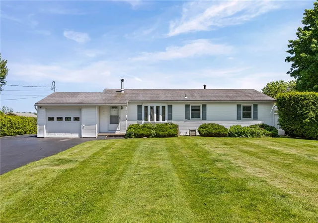 1st image of 824 Hamlin Parma Townline Rd, Parma, NY 14468 | MLS# R1686247