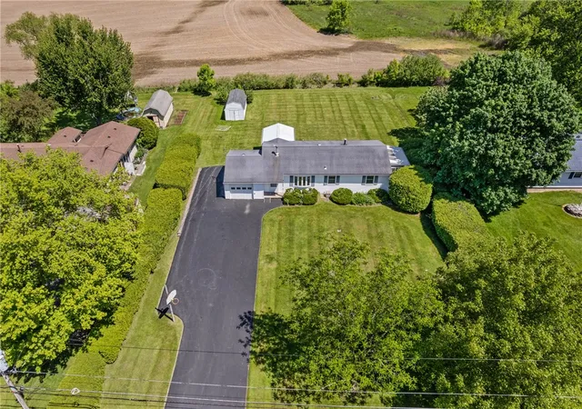 4th image of 824 Hamlin Parma Townline Rd, Parma, NY 14468 | MLS# R1686247