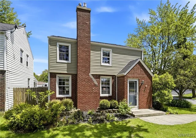 1st image of 10 Gardenwood Ln, Buffalo, NY 14223 | MLS# B1686223