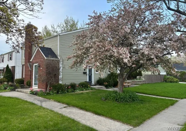 2nd image of 10 Gardenwood Ln, Buffalo, NY 14223 | MLS# B1686223
