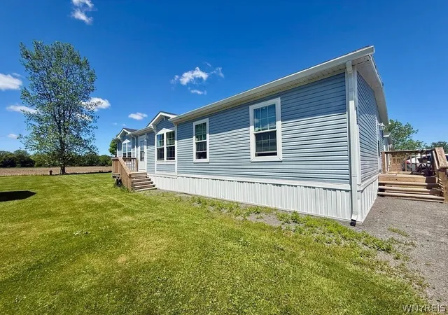 2nd image of 3926 Lockport Olcott Rd #139 Rd, Lockport Town, NY 14094 | MLS# B1684902