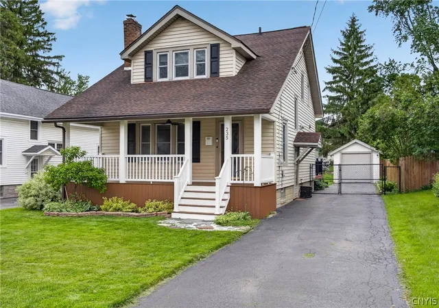 Homes for sale in Syracuse, NY | 235 Homecroft Rd, Syracuse, NY 13206 | MLS# S1686017