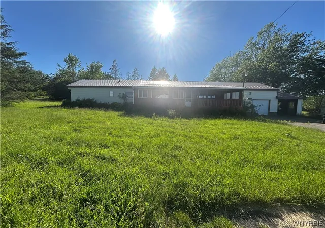Photo 4 of Sale Pending at 10649 North Rd, Perrysburg, NY 14129 | MLS# B1684653 | Listing updated on 2026-06-23