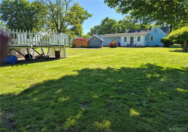 Homes for sale in Ridgeway, NY | 3835 Bates Rd, Ridgeway, NY 14103 | MLS# B1681790
