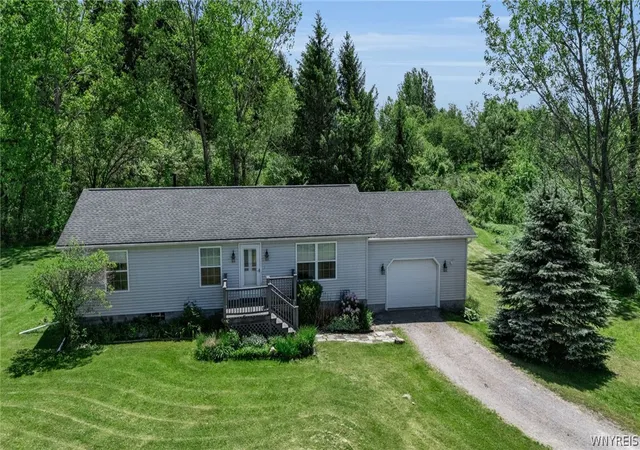 Homes for sale in Sheldon, NY | 2995 Valley View Ln, Sheldon, NY 14145 | MLS# B1684321