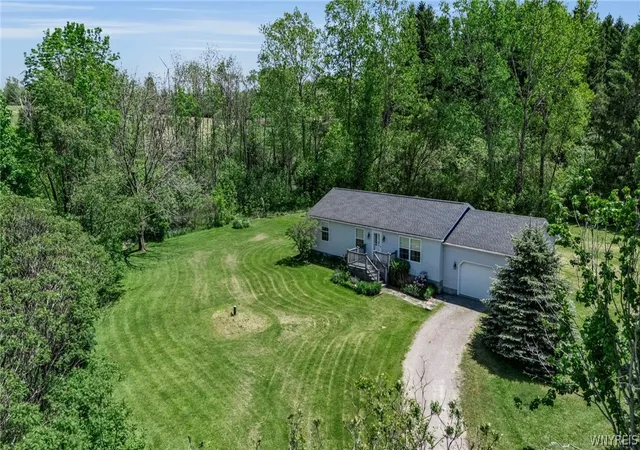 Homes for sale in Sheldon, NY | 2995 Valley View Ln, Sheldon, NY 14145 | MLS# B1684321