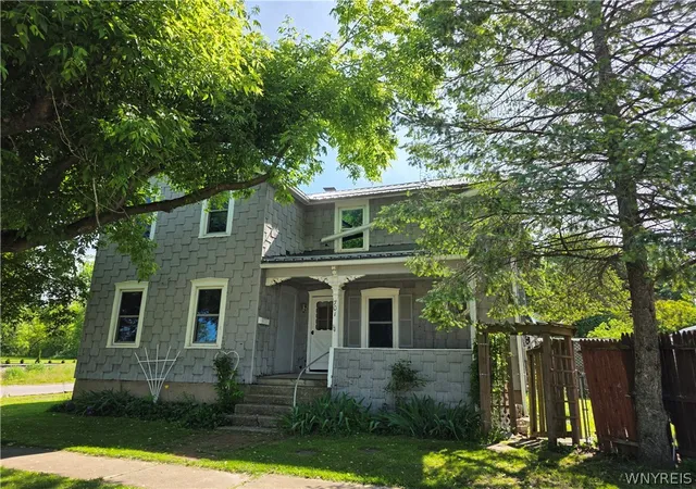 Homes for sale in Shelby, NY | 701 Genesee St, Shelby, NY 14103 | MLS# B1686130