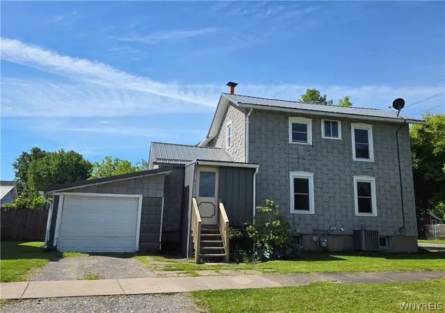 Homes for sale in Shelby, NY | 701 Genesee St, Shelby, NY 14103 | MLS# B1686130
