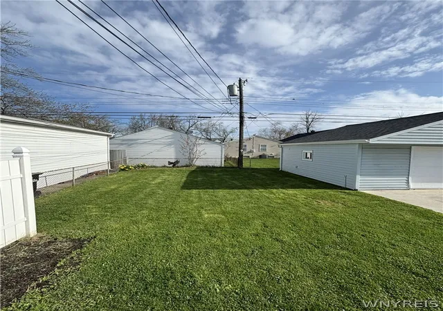 21st image of 107 Fowler Ave, Tonawanda, NY 14217 | MLS# B1686318