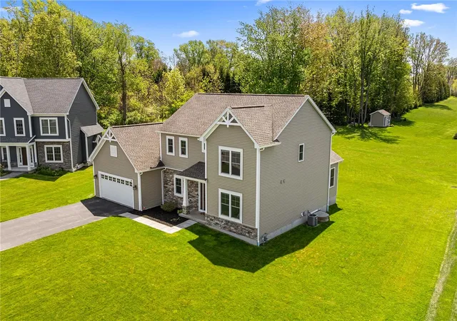 3rd image of 56 Knightbridge Cir, Penfield, NY 14526 | MLS# R1681119