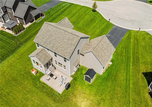 4th image of 56 Knightbridge Cir, Penfield, NY 14526 | MLS# R1681119