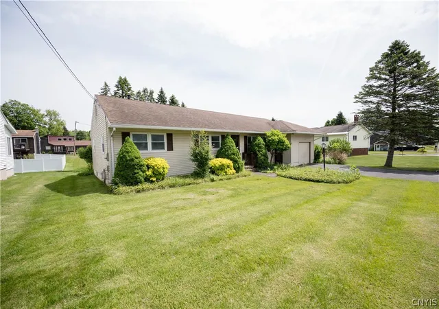 1st image of 812 Jeffrey St, Herkimer, NY 13350 | MLS# S1686350