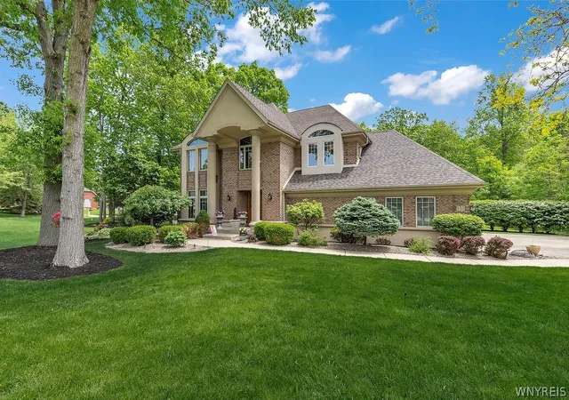 Homes for sale in Grand Island, NY | 330 Deerwood Ln, Grand Island, NY 14072 | MLS# B1677994