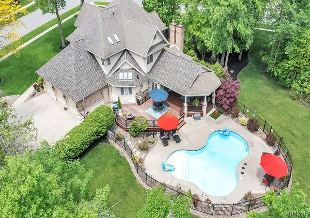 Homes for sale in Grand Island, NY | 330 Deerwood Ln, Grand Island, NY 14072 | MLS# B1677994