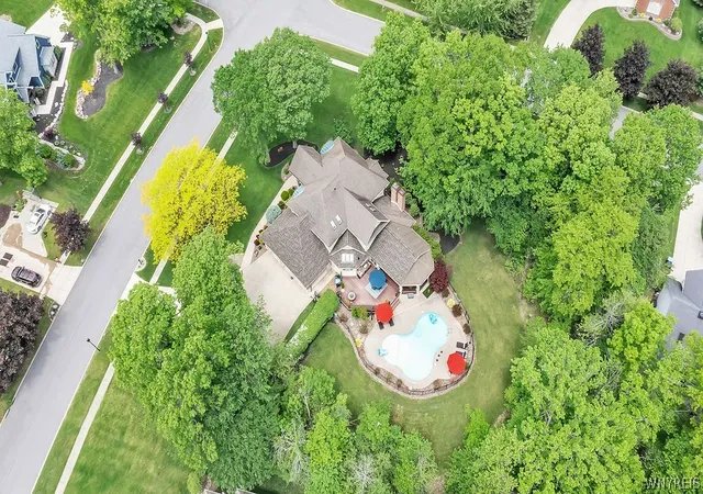 Homes for sale in Grand Island, NY | 330 Deerwood Ln, Grand Island, NY 14072 | MLS# B1677994